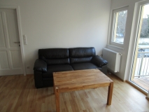 3b-wohnzimmer-mit-couch-in-baden-bei-wien